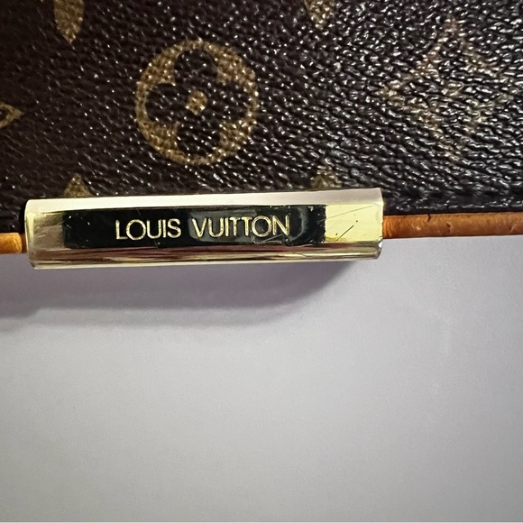 Louis Vuitton
Abbesses Messenger Bag Monogram Canva - Picture 8 of 17